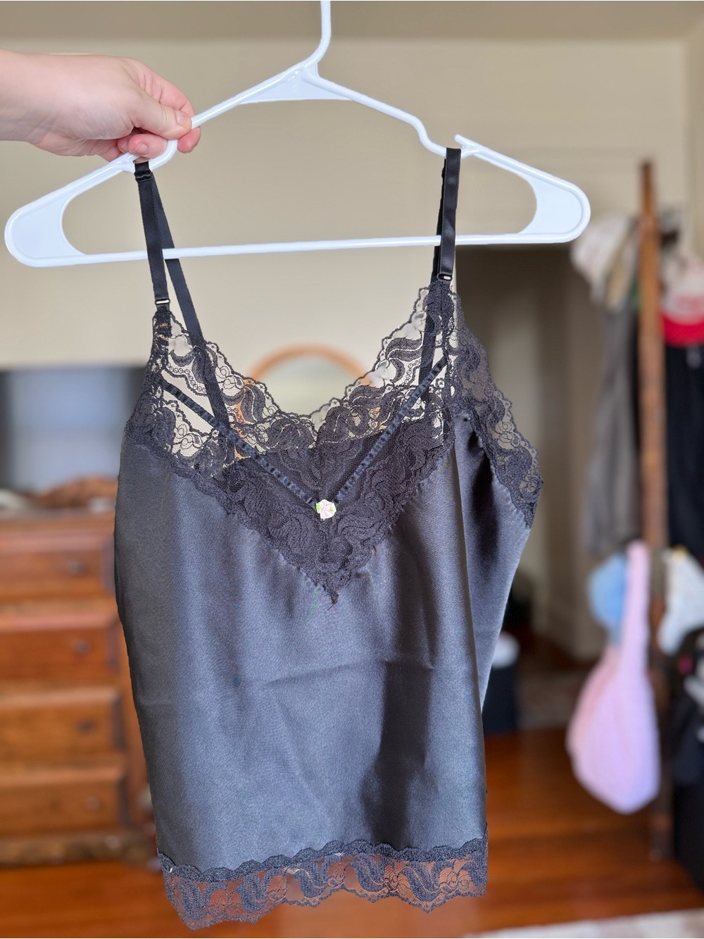 VTG Body Chic lace trim satin top with rose / medium / black